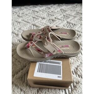 Women's Skechers Outdoor Lifestyle Adventure Reggae Sandals natural Size 9 M